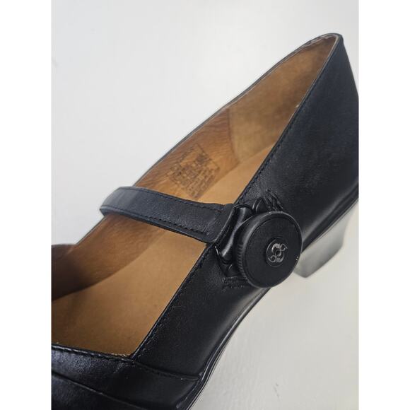 Dr. Comfort Mary Jane Heels 8 EW - Picture 4 of 5